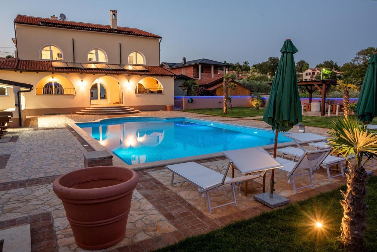 Via Flavia With Common Pool Hotel Labinci Екстериор снимка