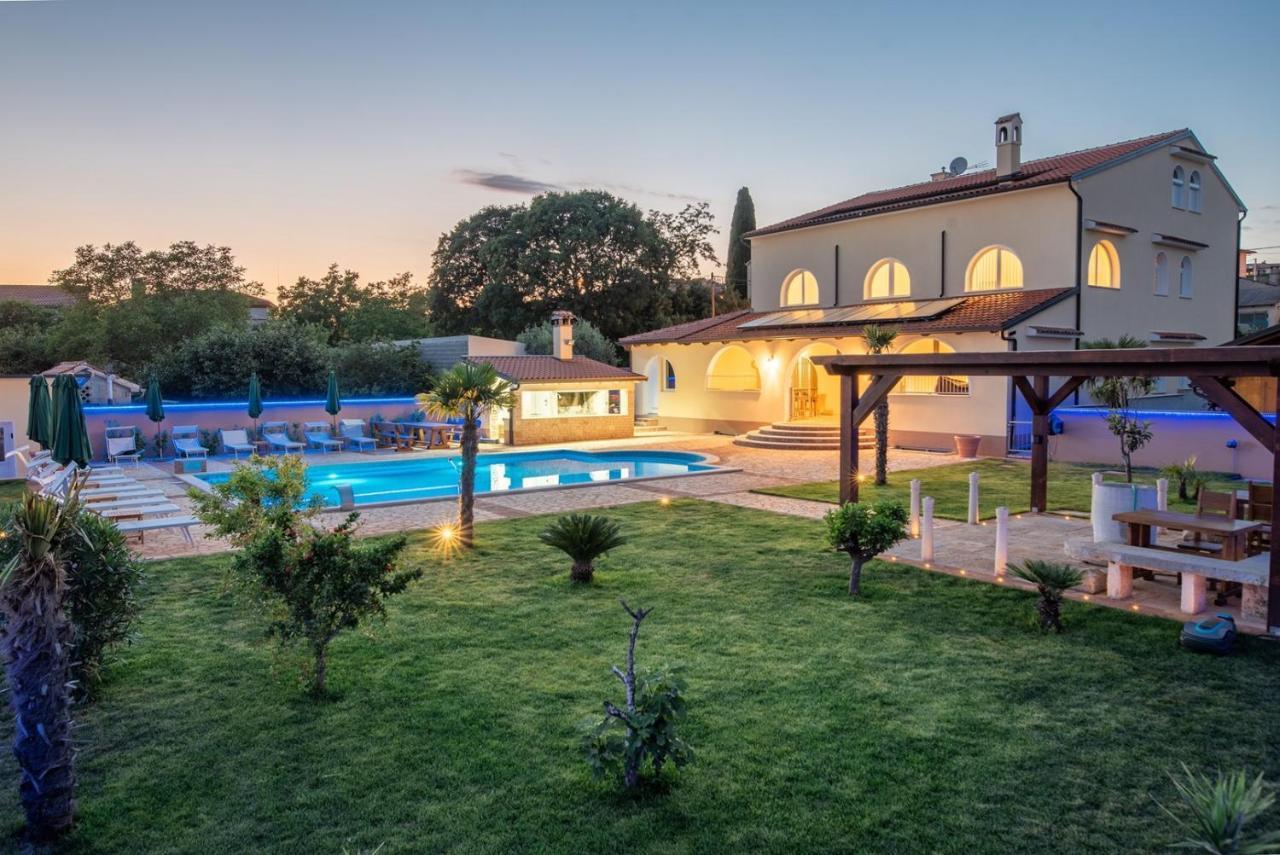 Via Flavia With Common Pool Hotel Labinci Екстериор снимка