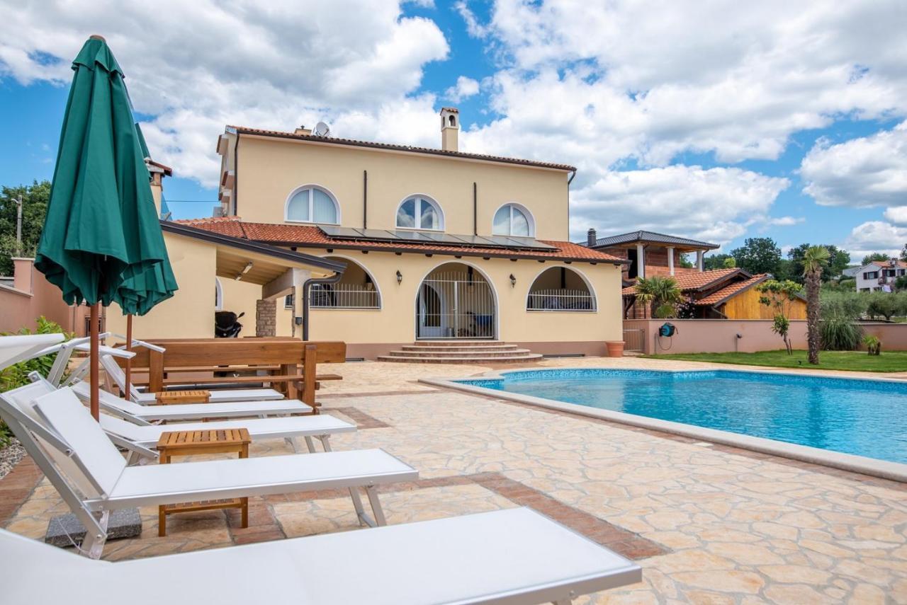 Via Flavia With Common Pool Hotel Labinci Екстериор снимка