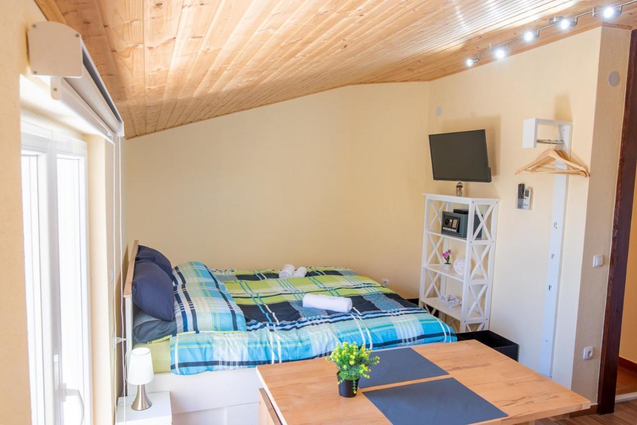 Via Flavia With Common Pool Hotel Labinci Стая снимка