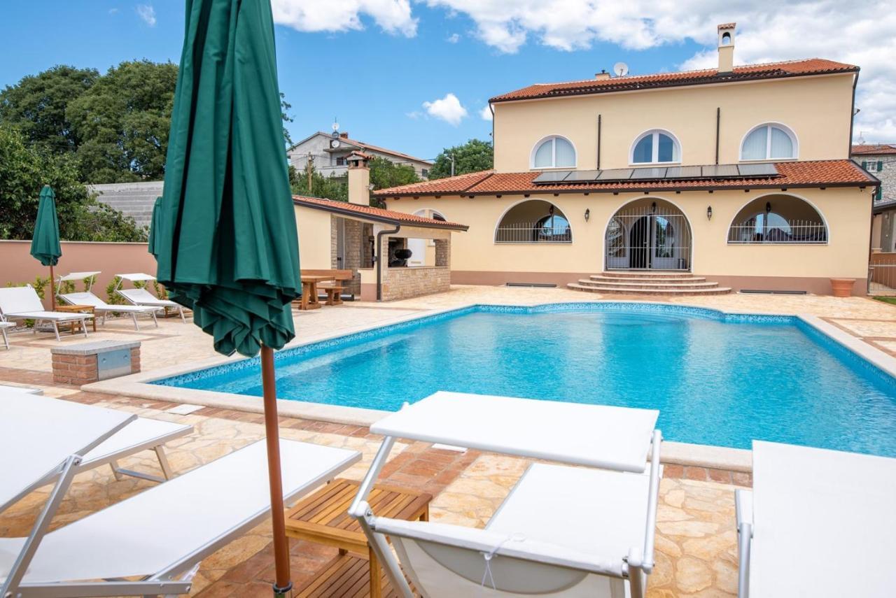 Via Flavia With Common Pool Hotel Labinci Екстериор снимка