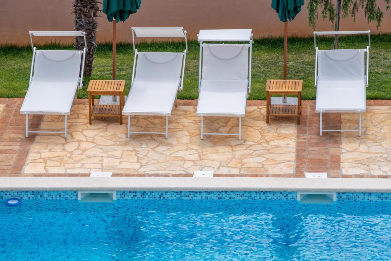 Via Flavia With Common Pool Hotel Labinci Екстериор снимка