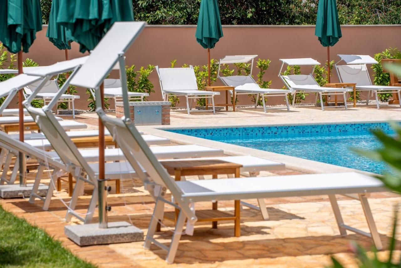 Via Flavia With Common Pool Hotel Labinci Екстериор снимка