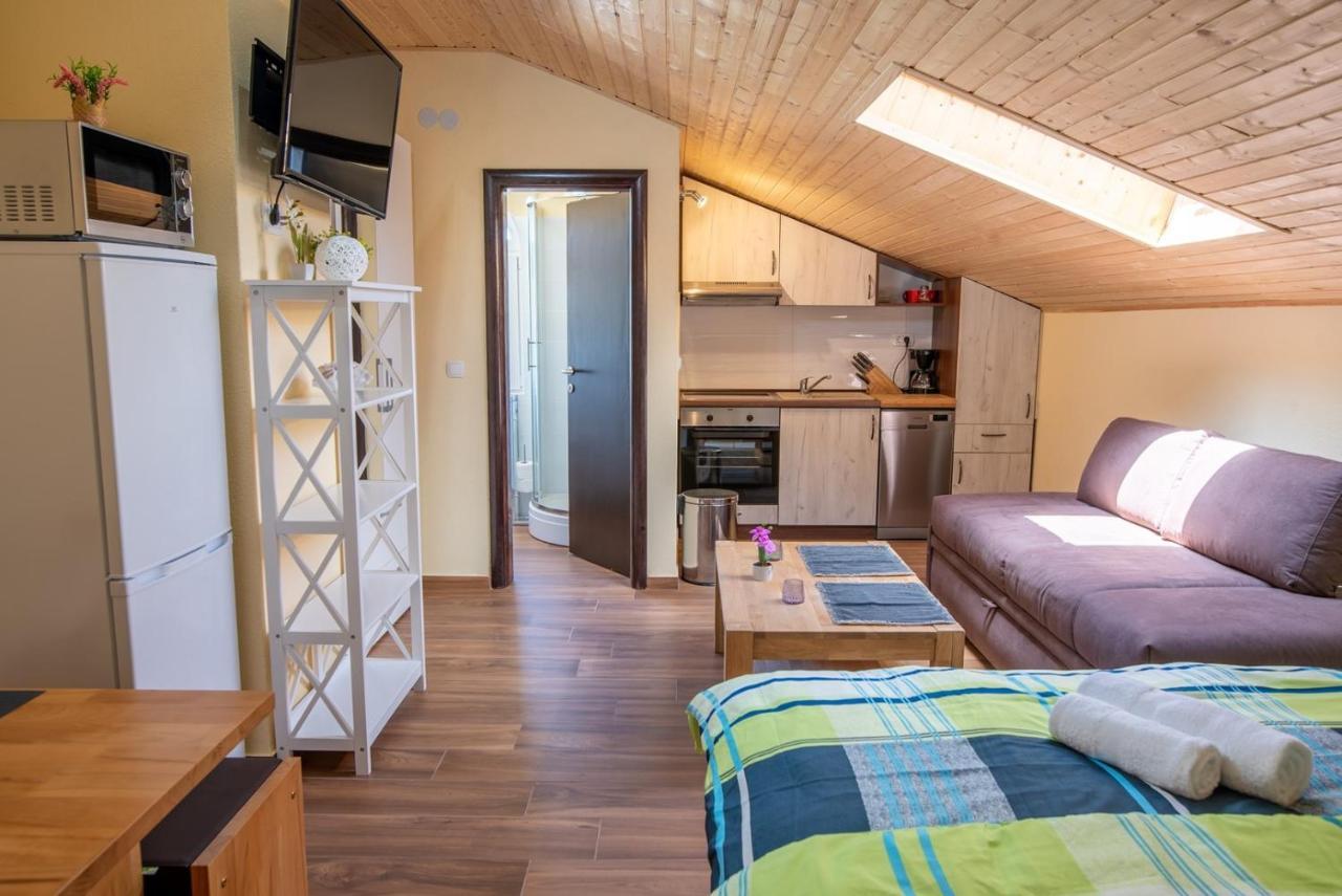 Via Flavia With Common Pool Hotel Labinci Екстериор снимка