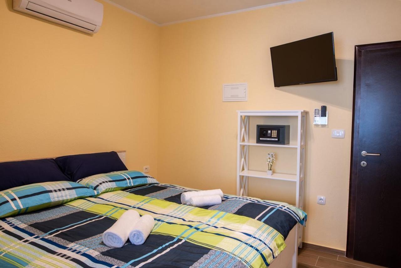 Via Flavia With Common Pool Hotel Labinci Екстериор снимка